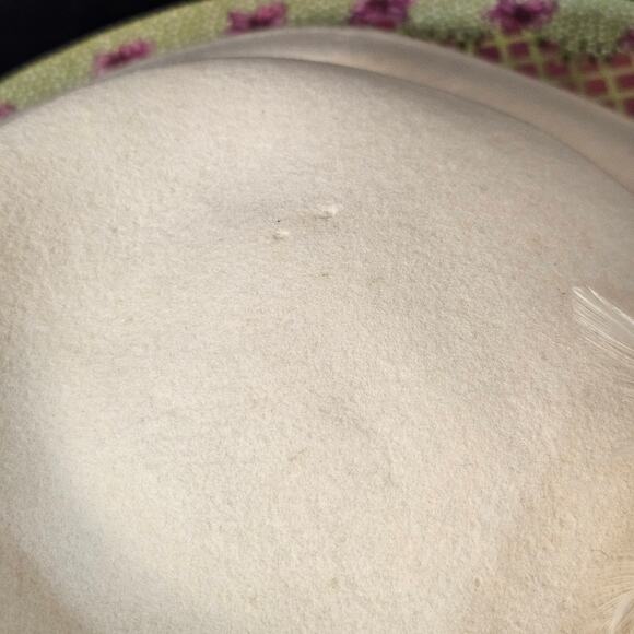 August Accessories Fine Millinery White Hat 100% Wool Size M main image 6